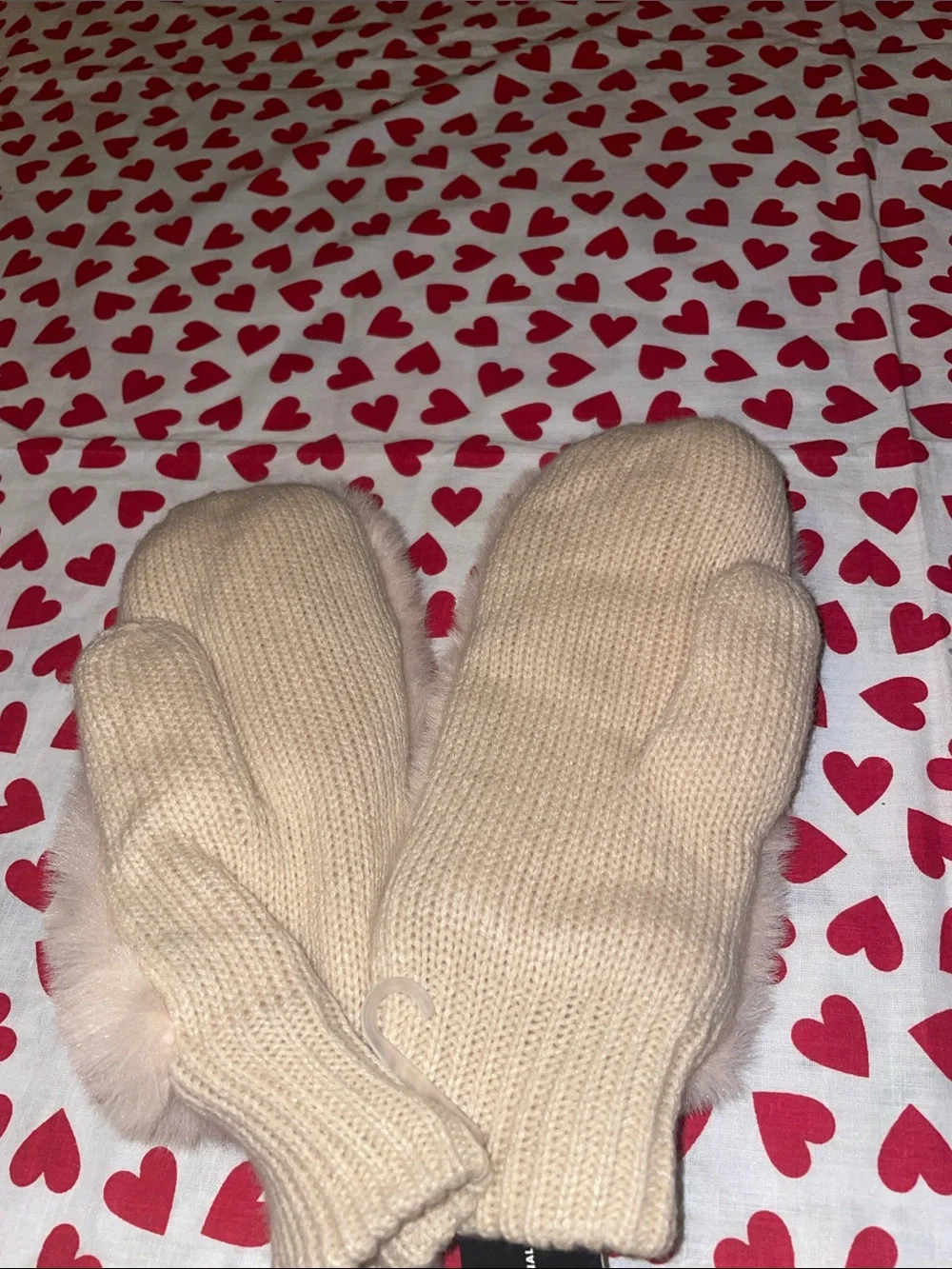 Soft & fluffy INC faux fur mittens (one size)(nwt)